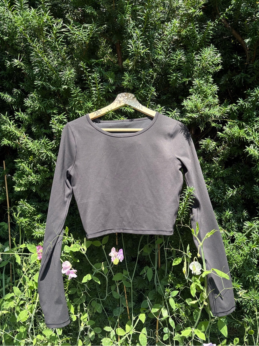 lululemon black cropped long sleeve